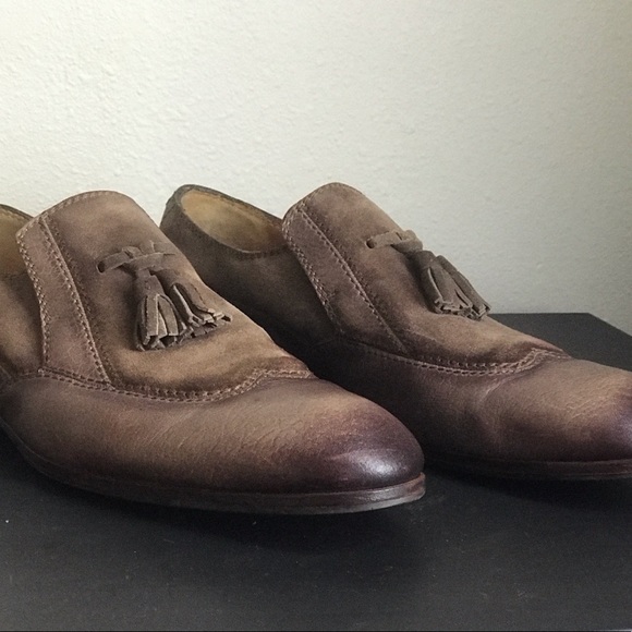 Gucci taupe leather suede loafer w/ tassels & vibram rubber sole and heal guard - Picture 8 of 12